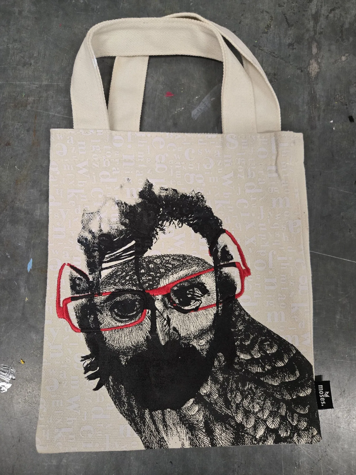 Tote bag printed with a drawing from a workshop