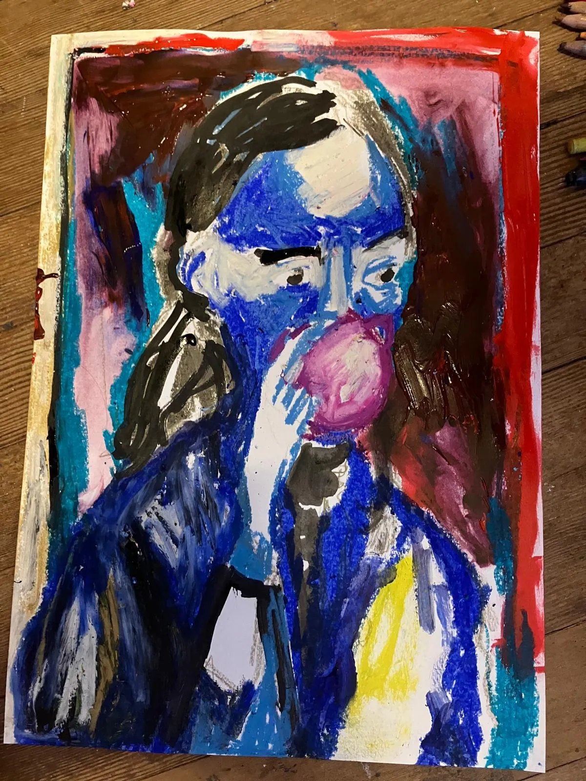 Blue face with a red border